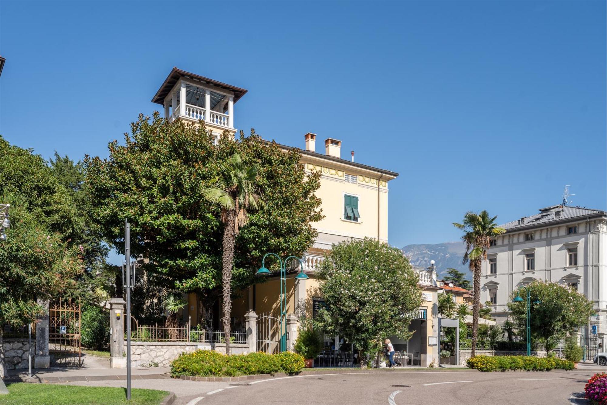 Villa Liberty - Next To Fraglia Vela Riva Buitenkant foto